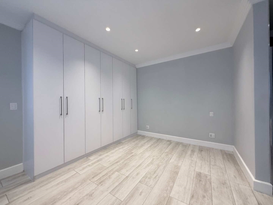 To Let 2 Bedroom Property for Rent in Oakdale Western Cape